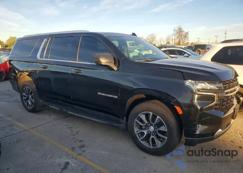 2022 Chevrolet Suburban C1500 Lt z USA, uszkodzony, nr VIN 1GNSCCKD2NR122502